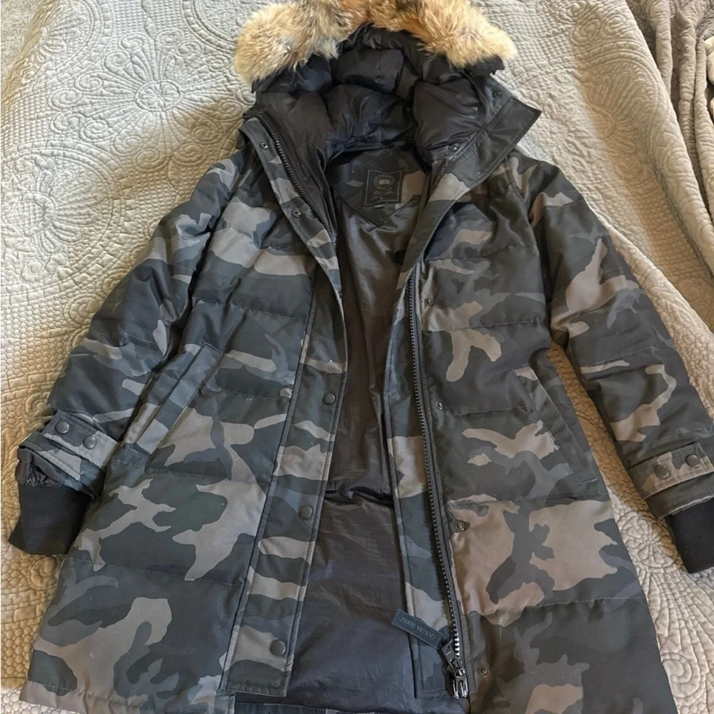 Canada Goose Camouflage Puffer Jacket with Fur Hood - Picture 1 of 8